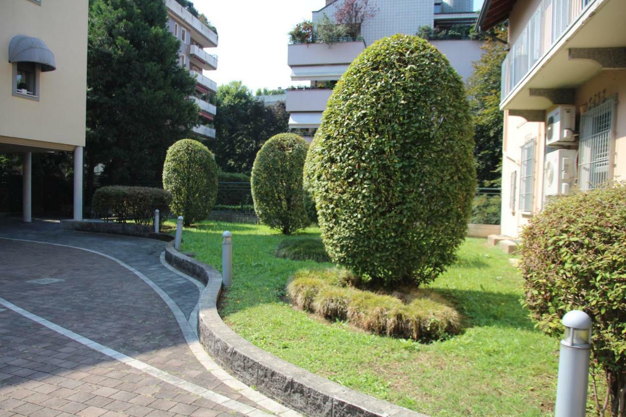 Parco Di Monza Apartment ภายนอก รูปภาพ